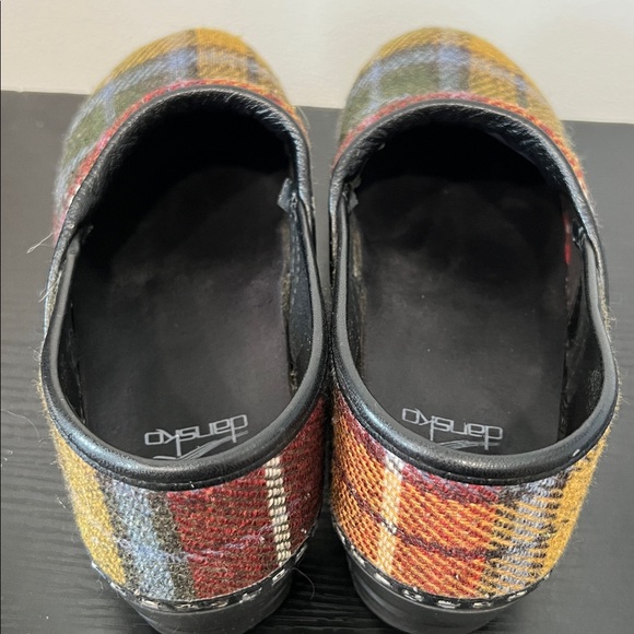 Dansko Plaid Print Multicolor Wool Clogs Size 40 / 10 **Left shoe Damaged** - Picture 9 of 14